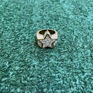 Gold star ring